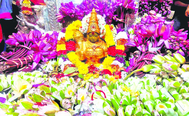 బురుజుపేటలో జనజాతర1