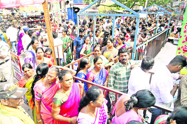 బురుజుపేటలో జనజాతర1