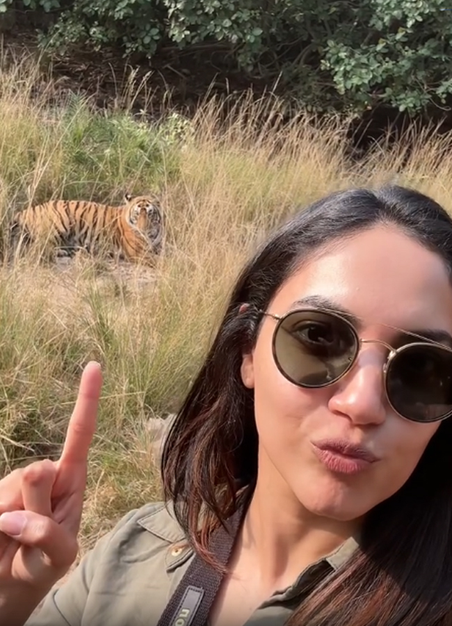 Telugu top actress ritu varma safari trip in Rajasthan (Photos)14