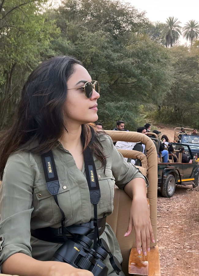 Telugu top actress ritu varma safari trip in Rajasthan (Photos)7