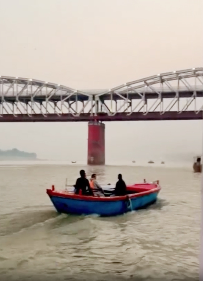 Sara Tendulkar's Varanasi trip (photos)12