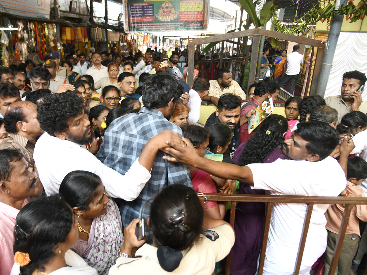 Sri Kanaka Mahalakshmi Ammavari Margasira Masotsavalu In Visakhapatnam13