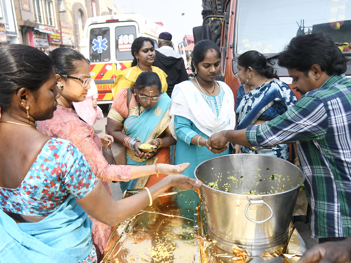 Sri Kanaka Mahalakshmi Ammavari Margasira Masotsavalu In Visakhapatnam15