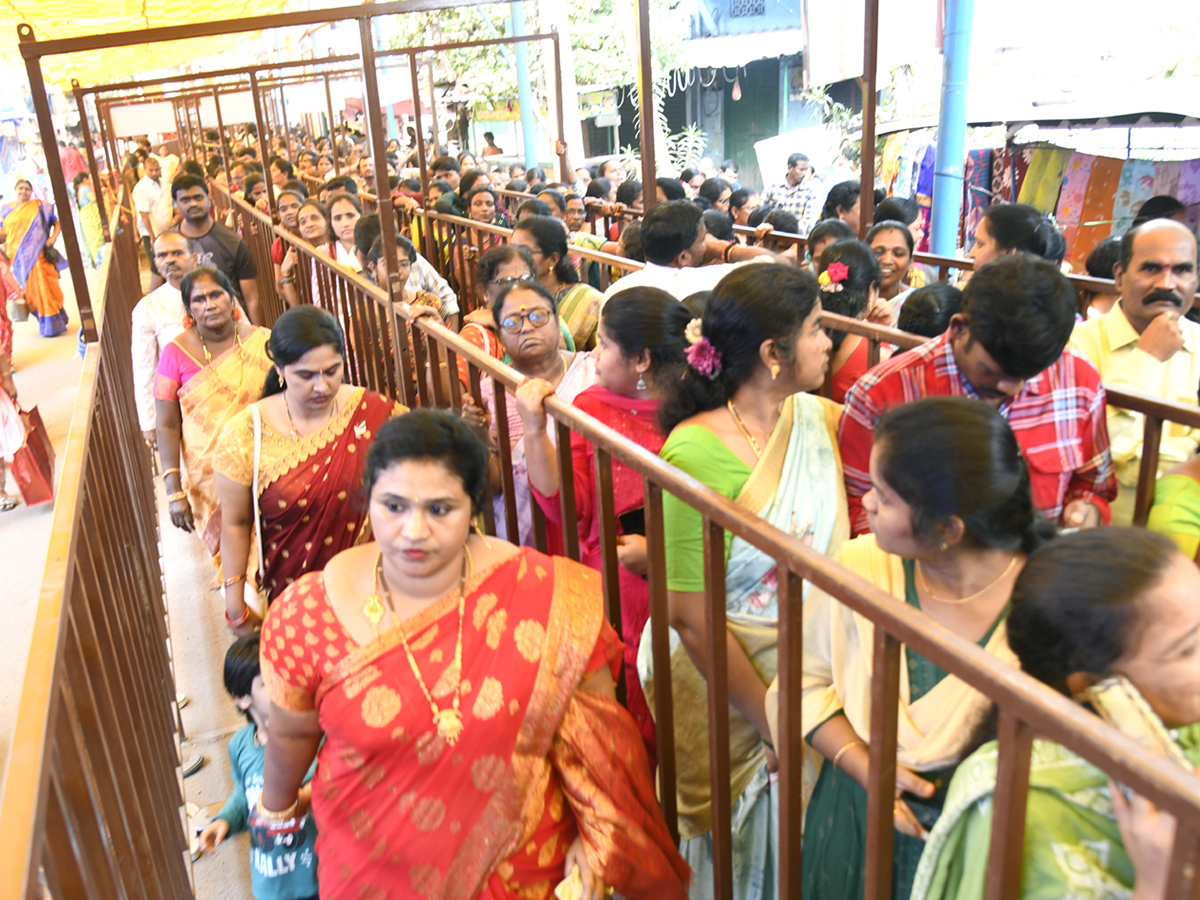 Sri Kanaka Mahalakshmi Ammavari Margasira Masotsavalu In Visakhapatnam18