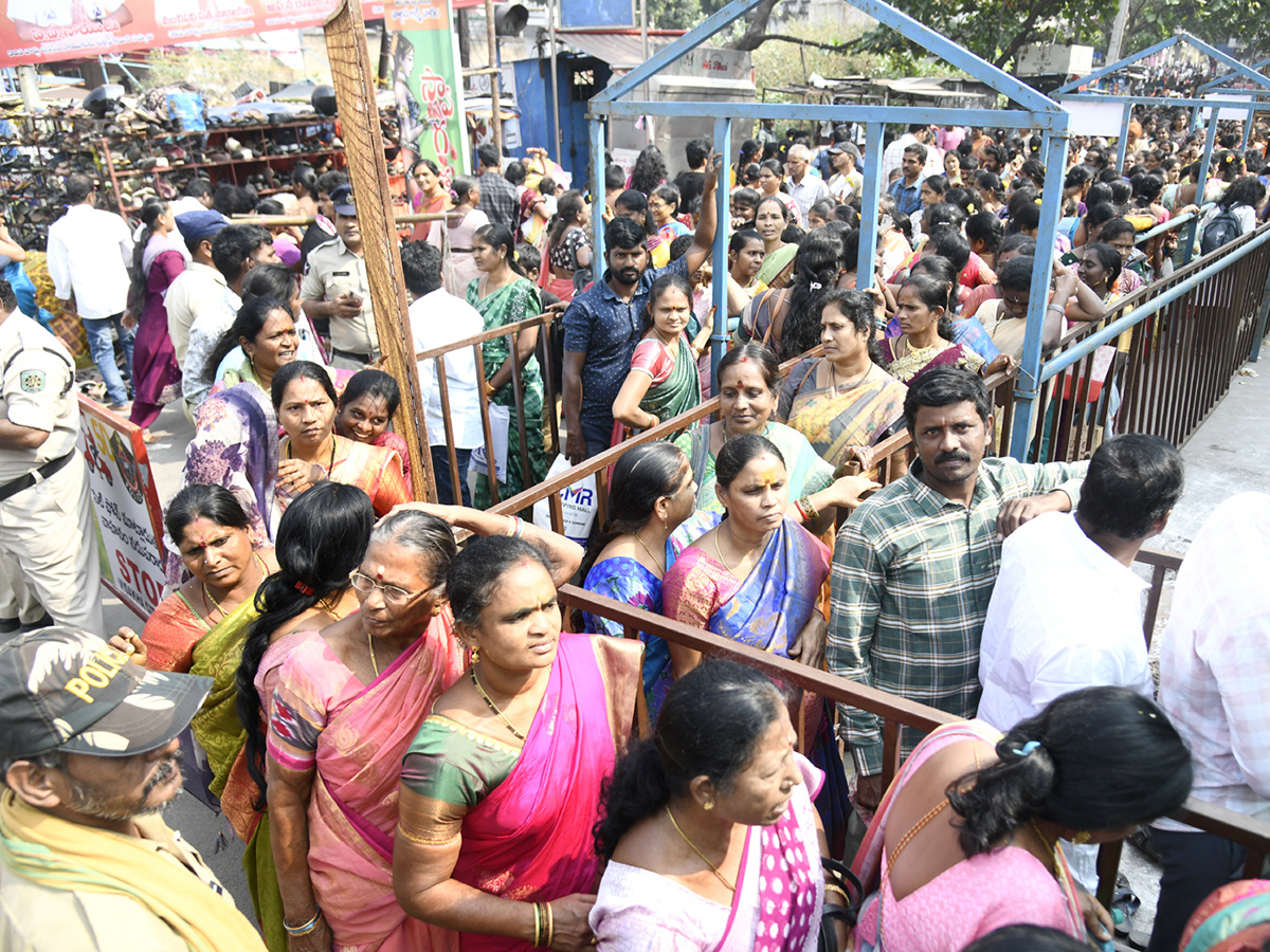 Sri Kanaka Mahalakshmi Ammavari Margasira Masotsavalu In Visakhapatnam2