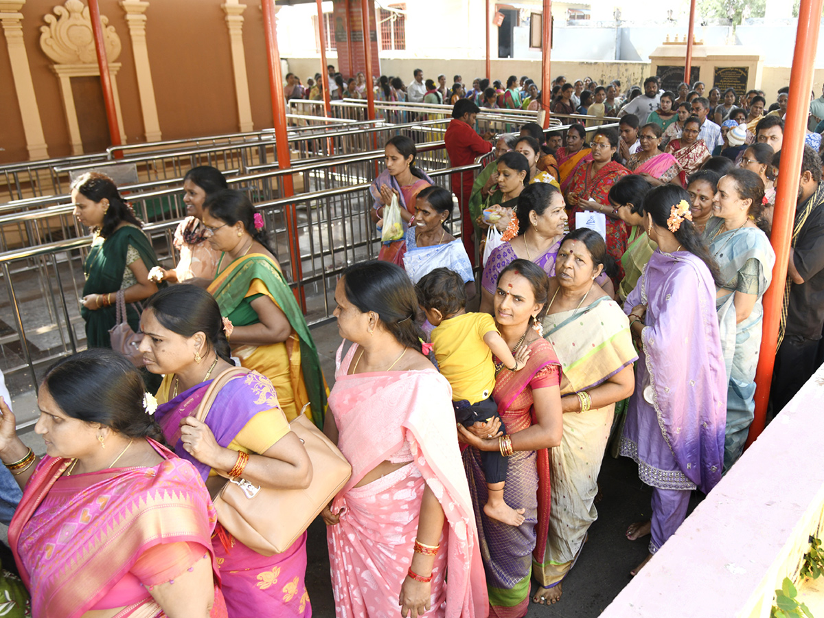 Sri Kanaka Mahalakshmi Ammavari Margasira Masotsavalu In Visakhapatnam3