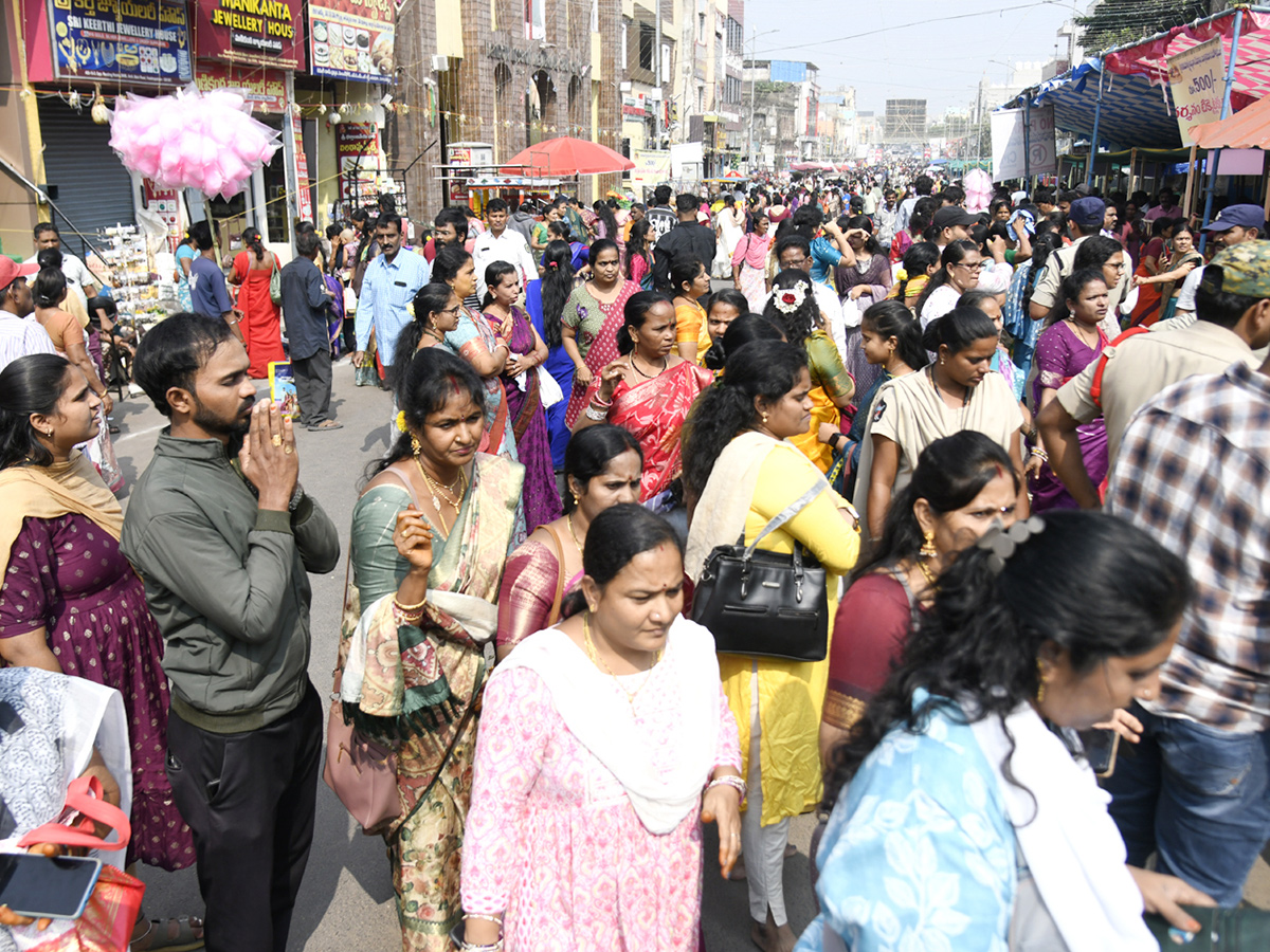Sri Kanaka Mahalakshmi Ammavari Margasira Masotsavalu In Visakhapatnam4