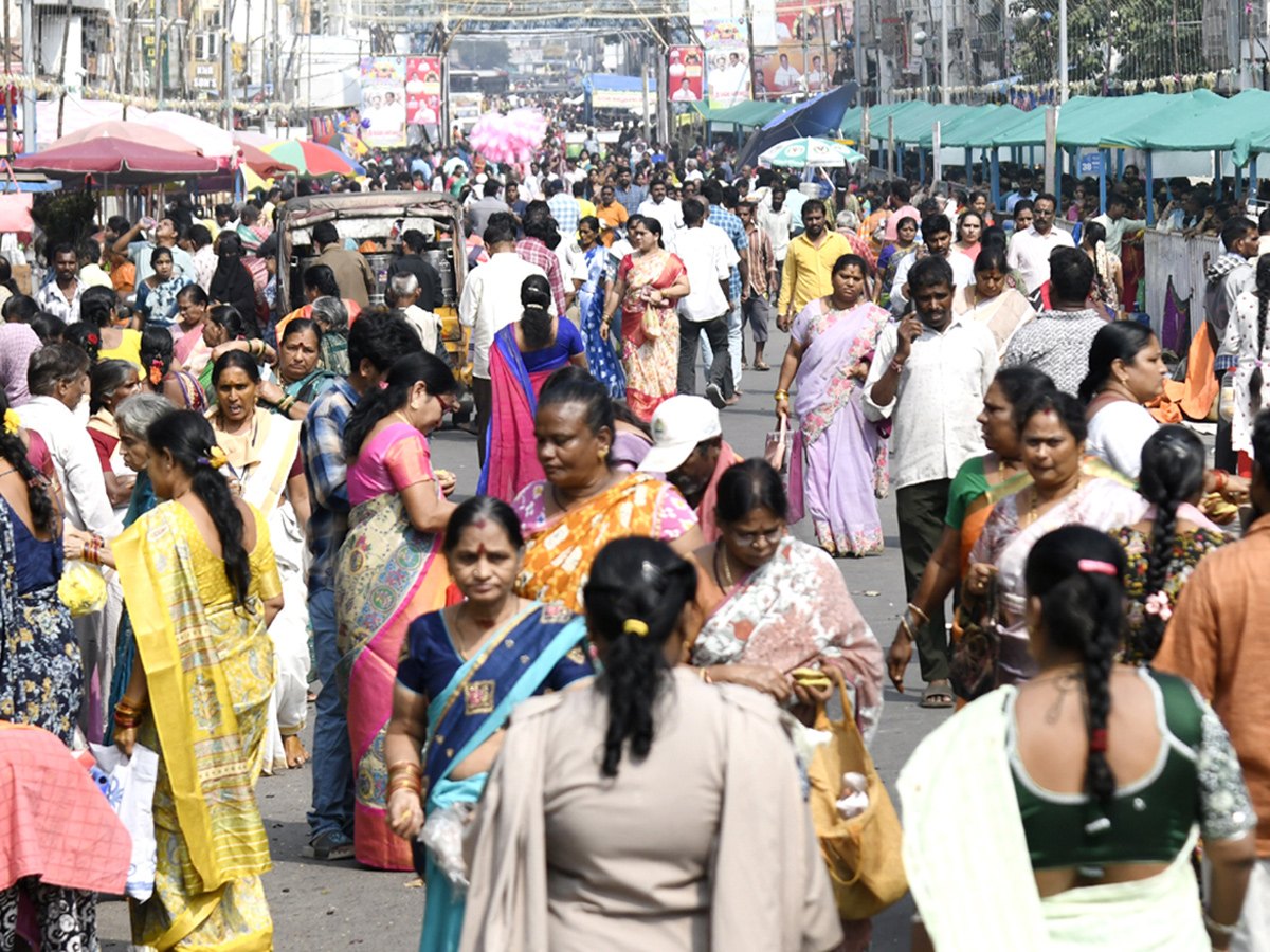 Sri Kanaka Mahalakshmi Ammavari Margasira Masotsavalu In Visakhapatnam5
