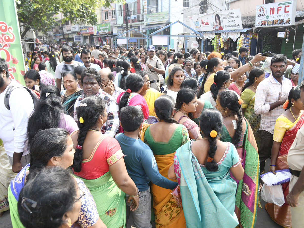 Sri Kanaka Mahalakshmi Ammavari Margasira Masotsavalu In Visakhapatnam6