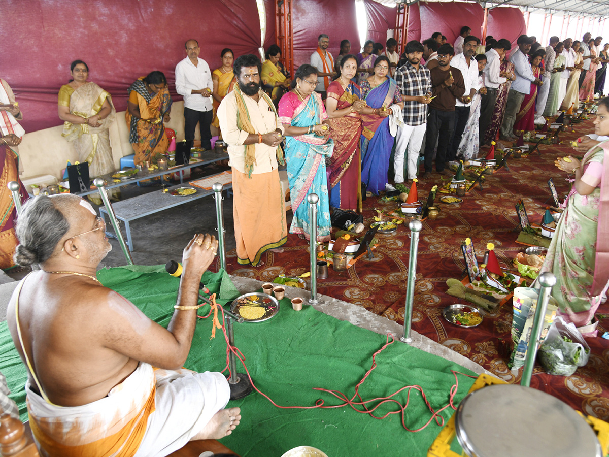 Sri Kanaka Mahalakshmi Ammavari Margasira Masotsavalu In Visakhapatnam7