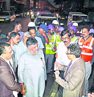 నారాయణస్వామీ.. ఇక్కడ చూడండి! 1