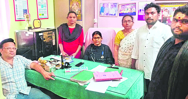 ఇద్దరు డాక్టర్లు, పదిమంది సిబ్బంది సస్పెన్షన్‌ 2