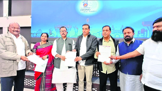 వలస కార్మికుల భద్రతపై   కేంద్రం దృష్టికి తీసుకెళ్లాలి
1