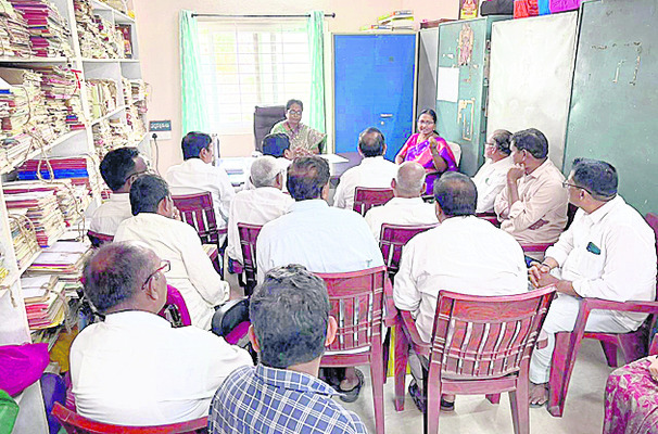 జిల్లాలో 32 ఏసీబీ కేసులు
2