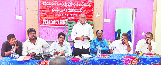 ‘ఉచితా’నికి  కొత్త బస్సులు కొనాలి 1