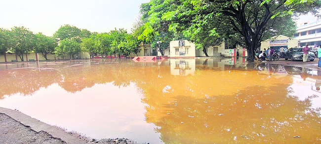 వర్షం ఆగింది.. నష్టం మిగిలింది 1