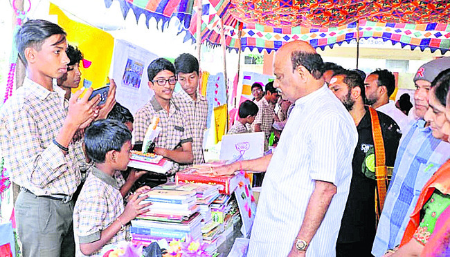 రాజకీయ పాఠాలు1