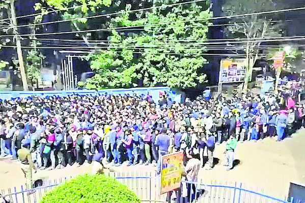 టీ–20 క్రికెట్‌ మ్యాచ్‌కు భారీ పోలీసు బందోబస్తు 1