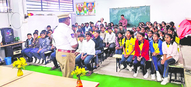 ఎన్నికల విధులు వద్దు 
4