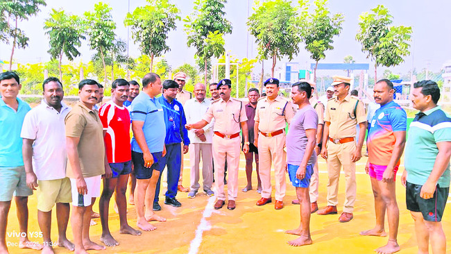 హోంగార్డుల సంక్షేమానికి కృషి
2