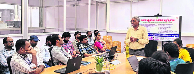 ఎన్నికలు ప్రశాంతంగా   నిర్వహించాలి
3