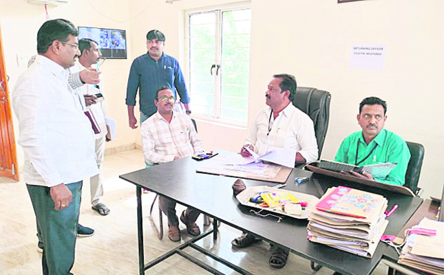 ఎన్నికలు ప్రశాంతంగా   నిర్వహించాలి
1