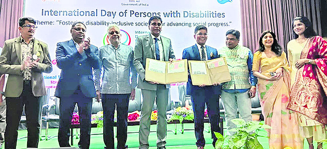 కండలేరు స్పిల్‌వే  నుంచి నీటి విడుదల 3