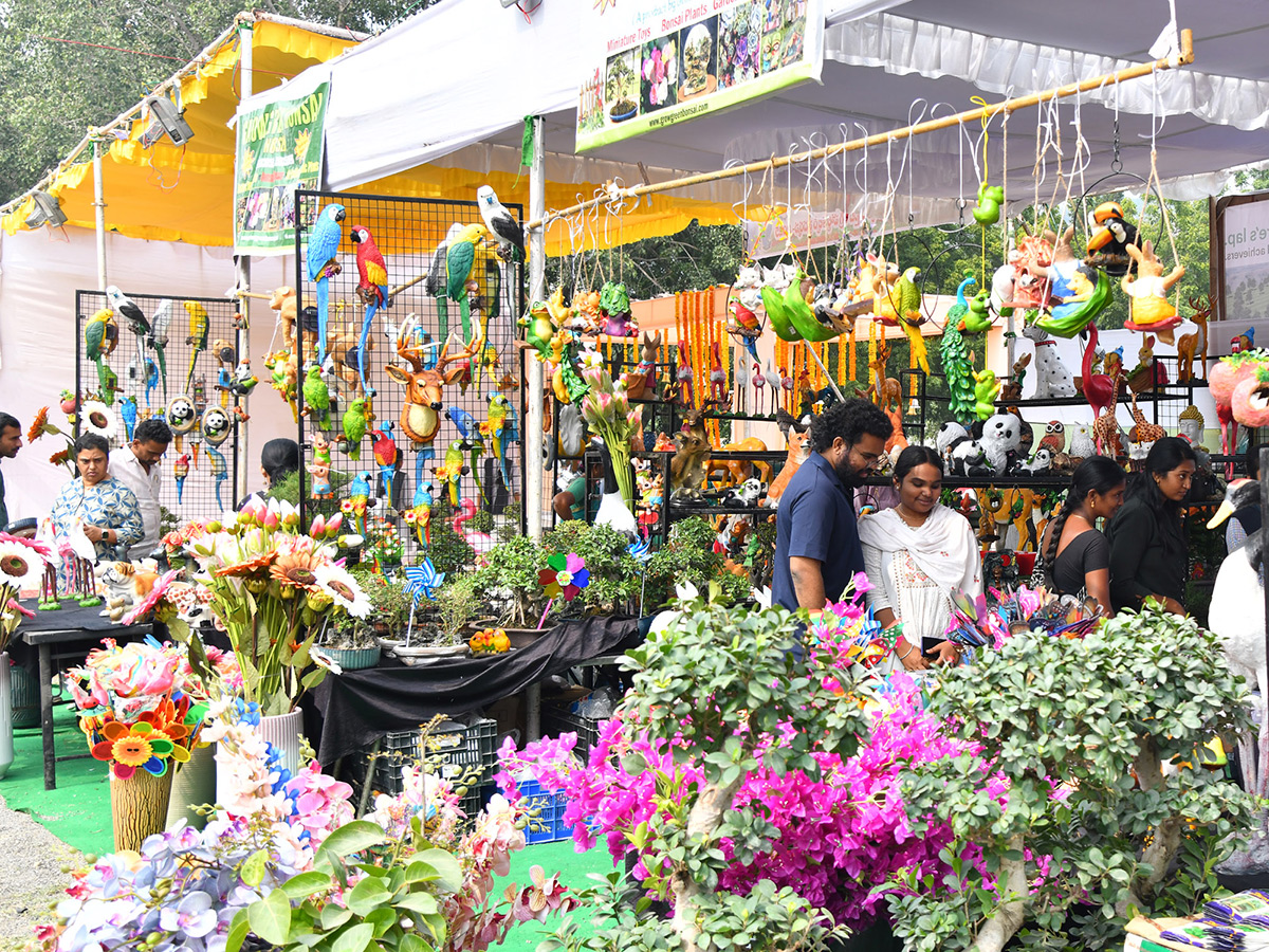 Impressive fruit and flower display at Vijayawada3