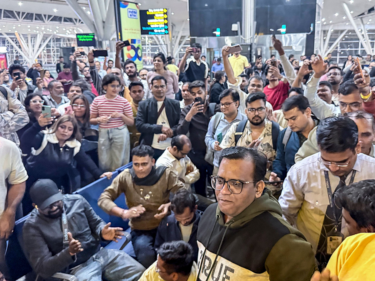 Passengers : Indigo Airlines Flights Were Cancelled HD Photos15