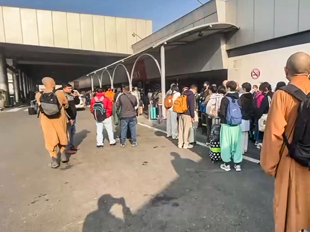 Passengers : Indigo Airlines Flights Were Cancelled HD Photos18