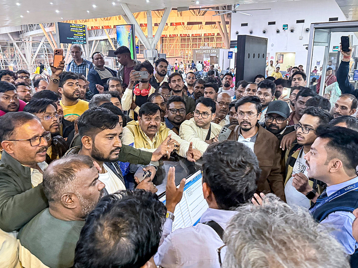 Passengers : Indigo Airlines Flights Were Cancelled HD Photos8