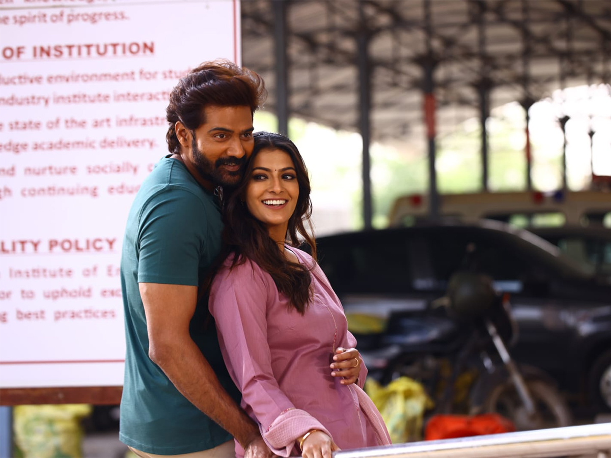 Varalaxmi Sarathkumar Police Complaint Movie Photos2