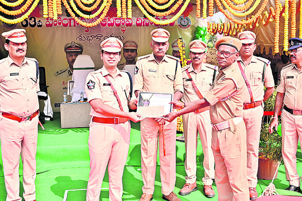 పోలీస్‌ శాఖలో హోంగార్డులు అంతర్భాగం 1