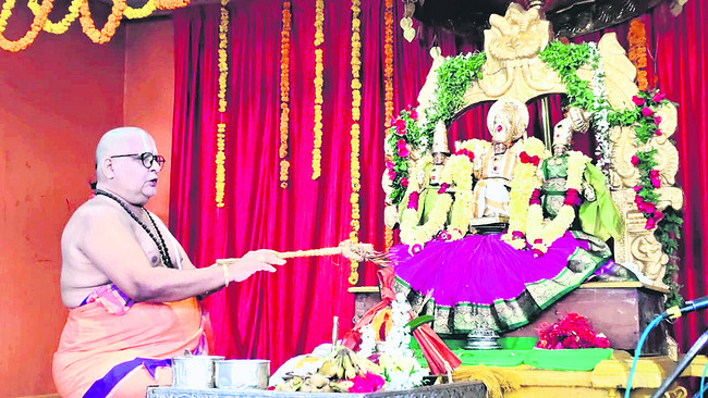 రామయ్యకు  సువర్ణ తులసీ అర్చన1