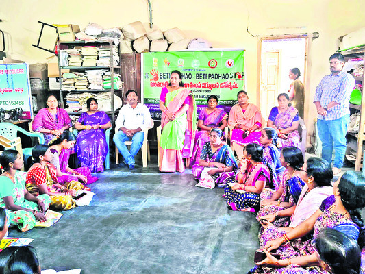 మహిళలు అన్ని రంగాల్లో రాణించాలి
2