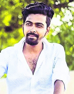 ఉరేసుకుని వ్యక్తి   ఆత్మహత్య1