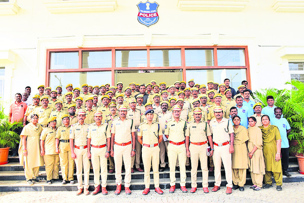 హోంగార్డుల సేవలు వెలకట్టలేనవి2