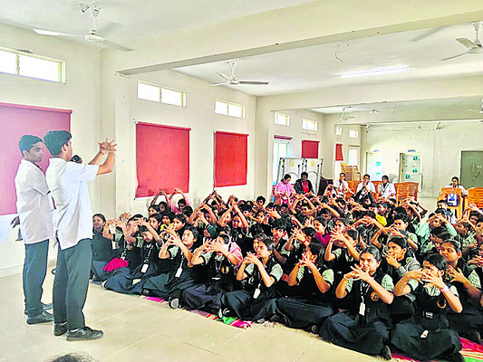 కొలనారలో చొయితీ ర్యాలీ 3