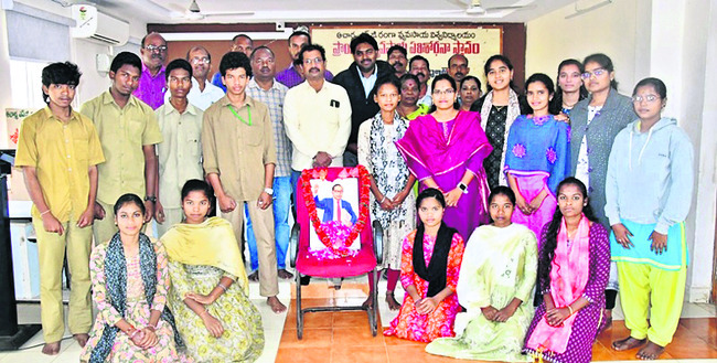 సమాన హక్కులు కల్పించిన మహనీయుడు2