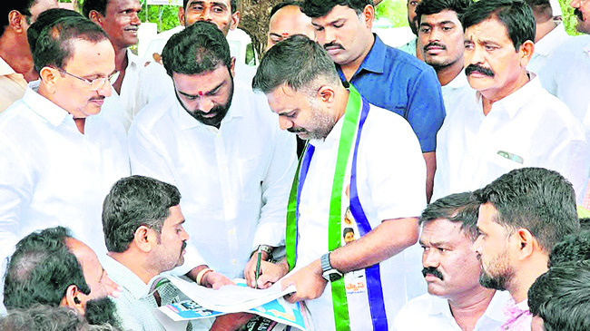 పేదలకు కార్పొరేట్‌ ఉచిత వైద్యం అందించడంతో పాటు నిరుపేద 4