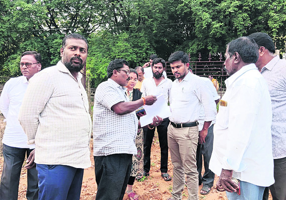 ఆర్టీసీ బస్సులో నుంచి పడి మహిళకు గాయాలు   1