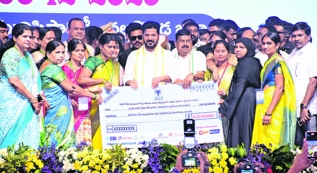 కూలీలు కరువు 
2