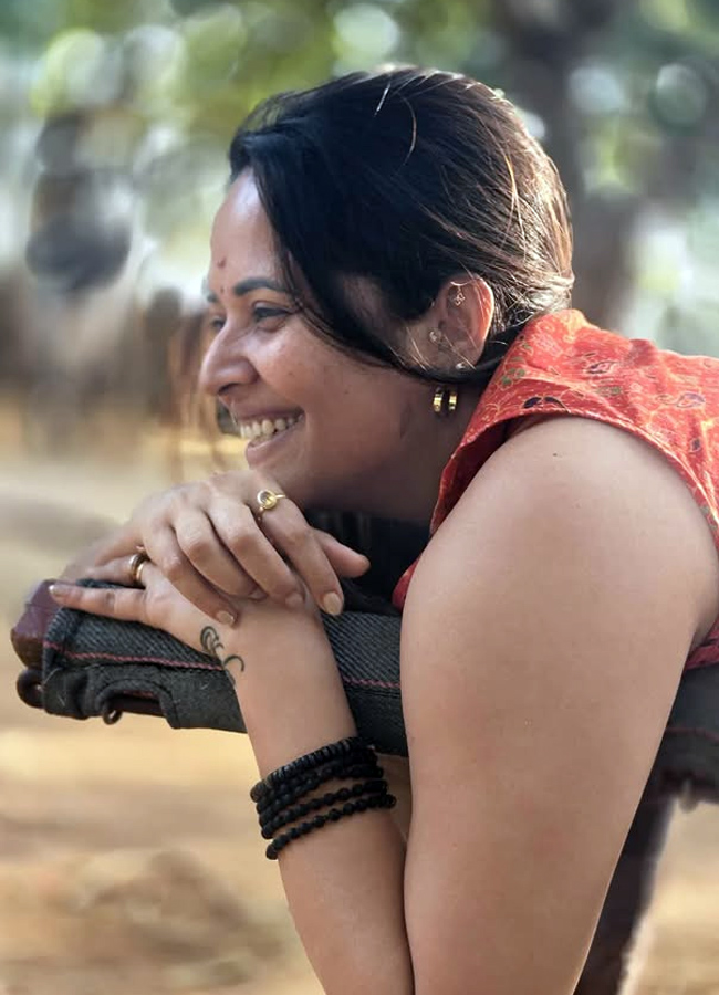 Anasuya Bharadwaj latest images5