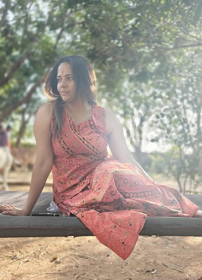 Anasuya Bharadwaj latest images9