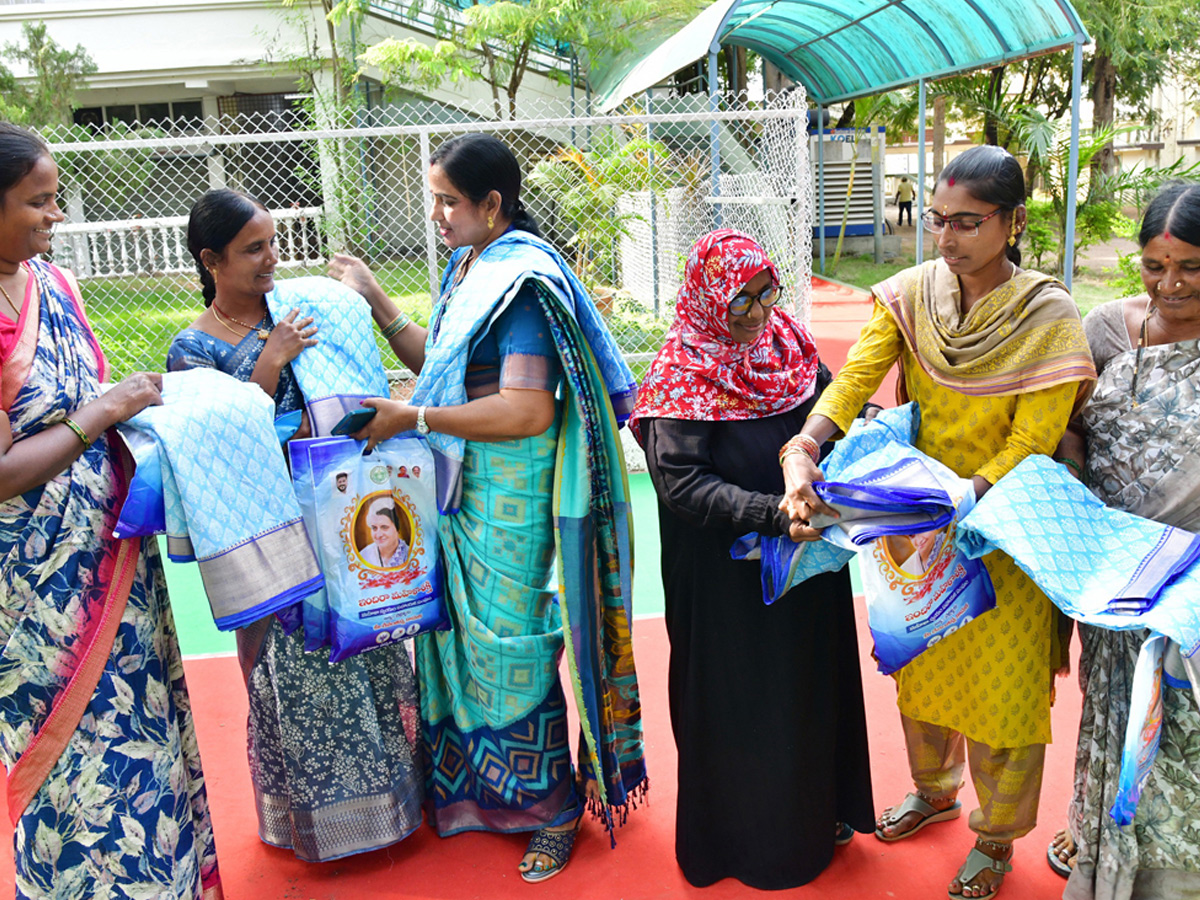 Best Photos of The Week in AP and Telangana Photo Gallery24