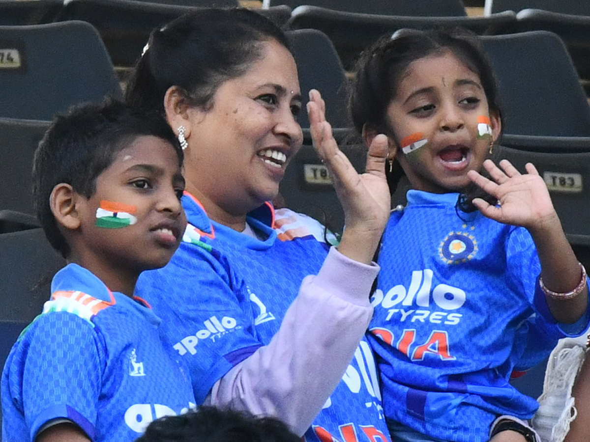 India won the match In Vizag odi series Photos8