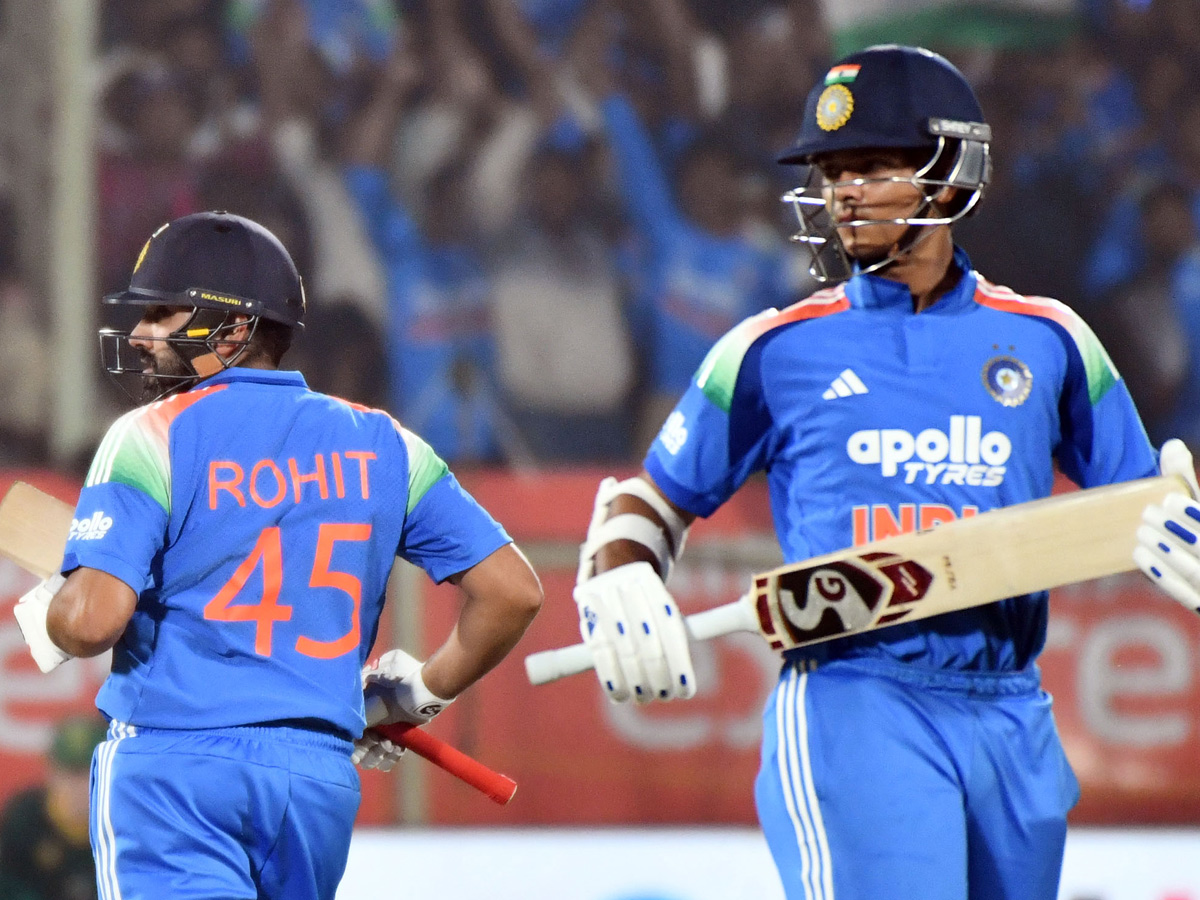 India won the match In Vizag odi series Photos35