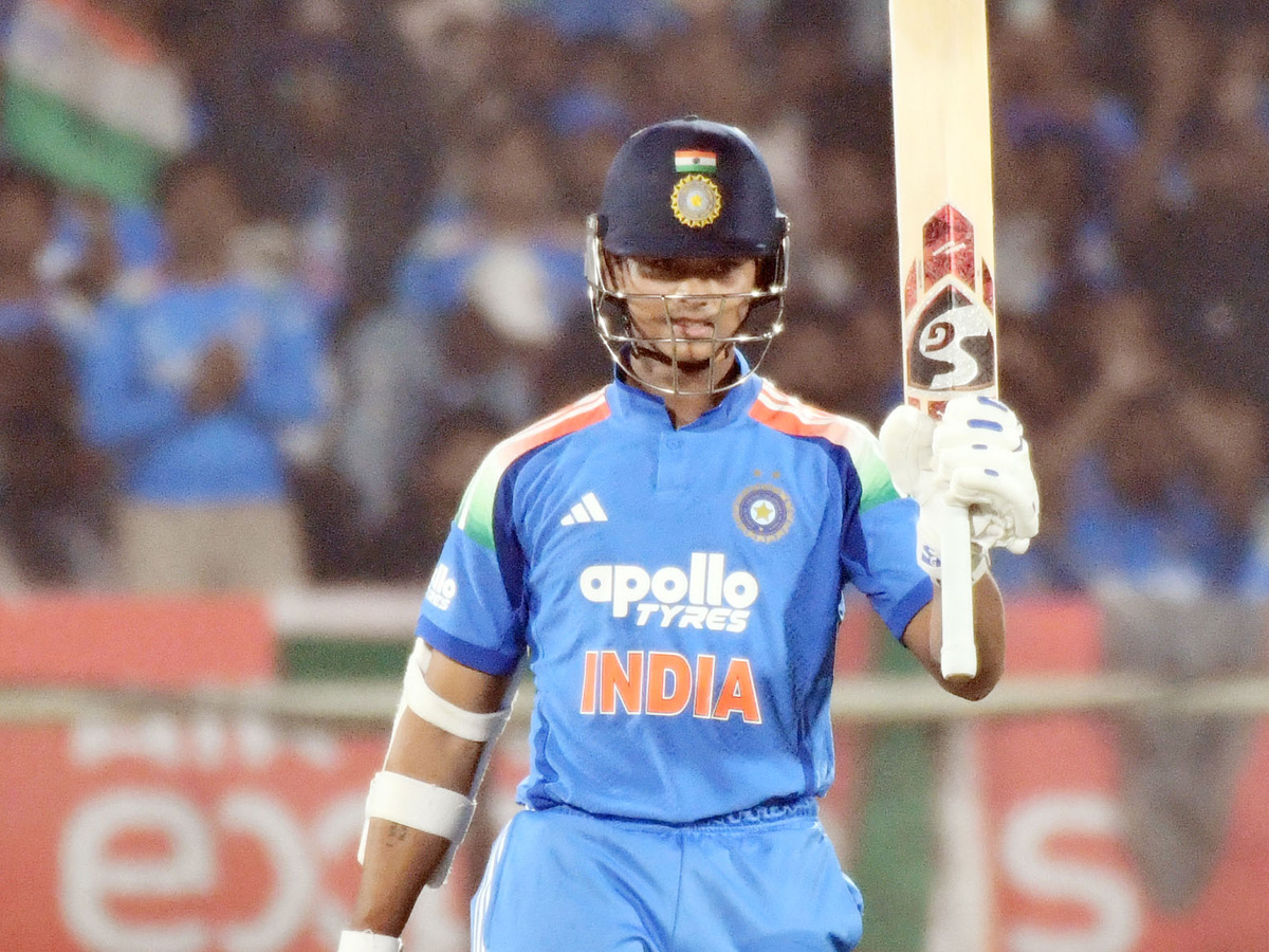India won the match In Vizag odi series Photos39