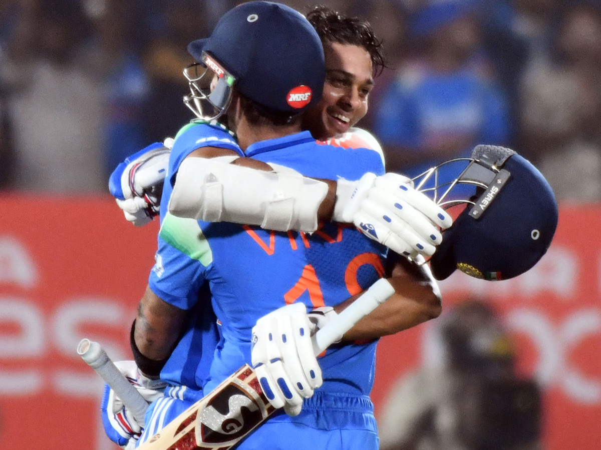 India won the match In Vizag odi series Photos40