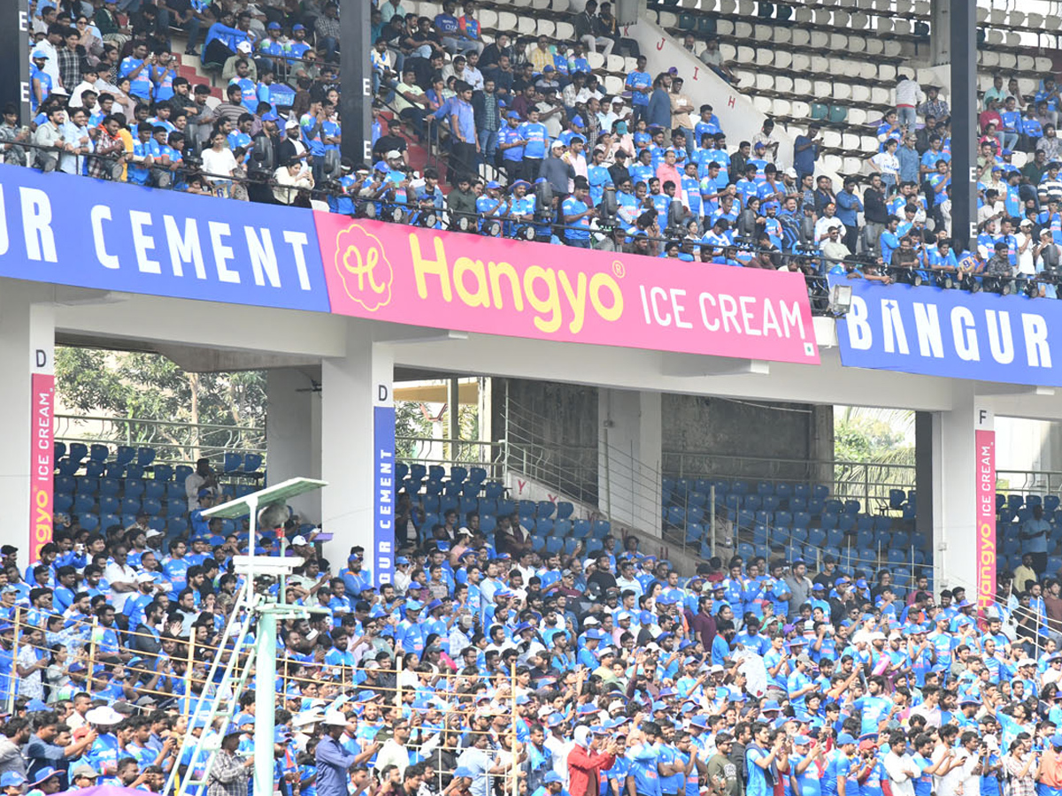 India won the match In Vizag odi series Photos7